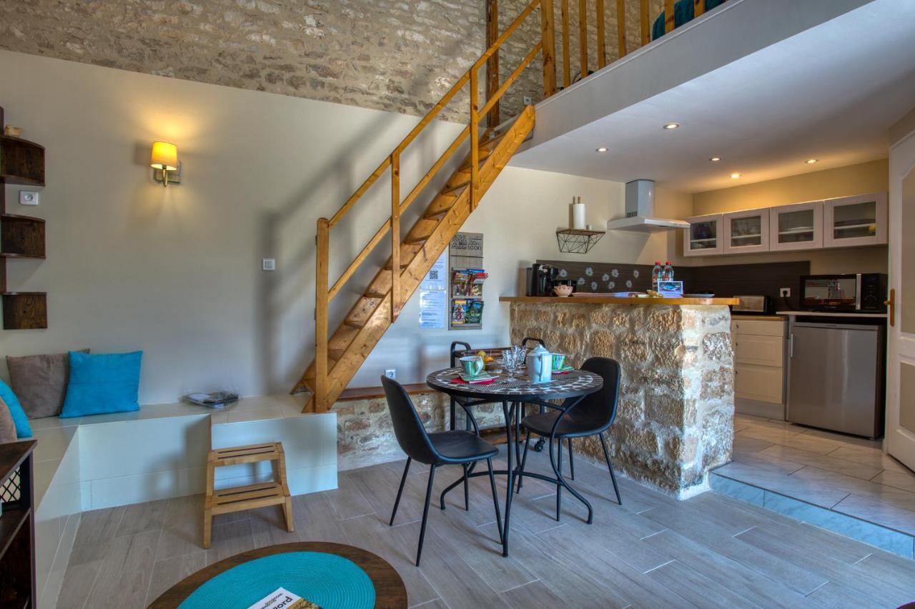 Domaine Des Pierres Blanches - Gite La Salamandre Villa Carlux Exterior photo