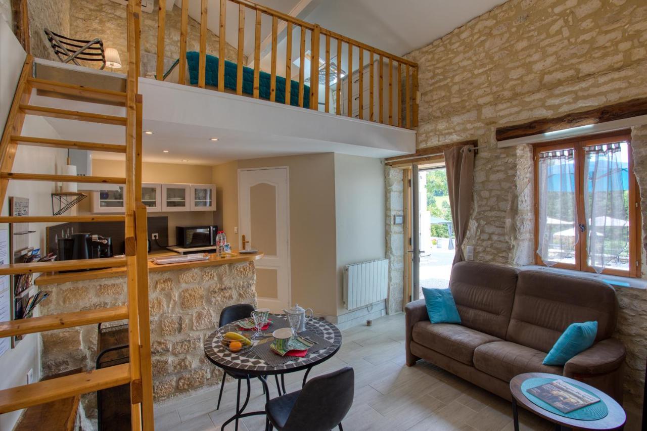 Domaine Des Pierres Blanches - Gite La Salamandre Villa Carlux Exterior photo